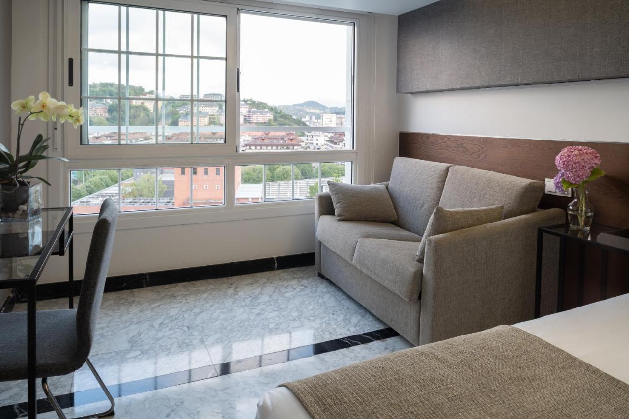 Hotel Avenida Сан Себастиан Екстериор снимка