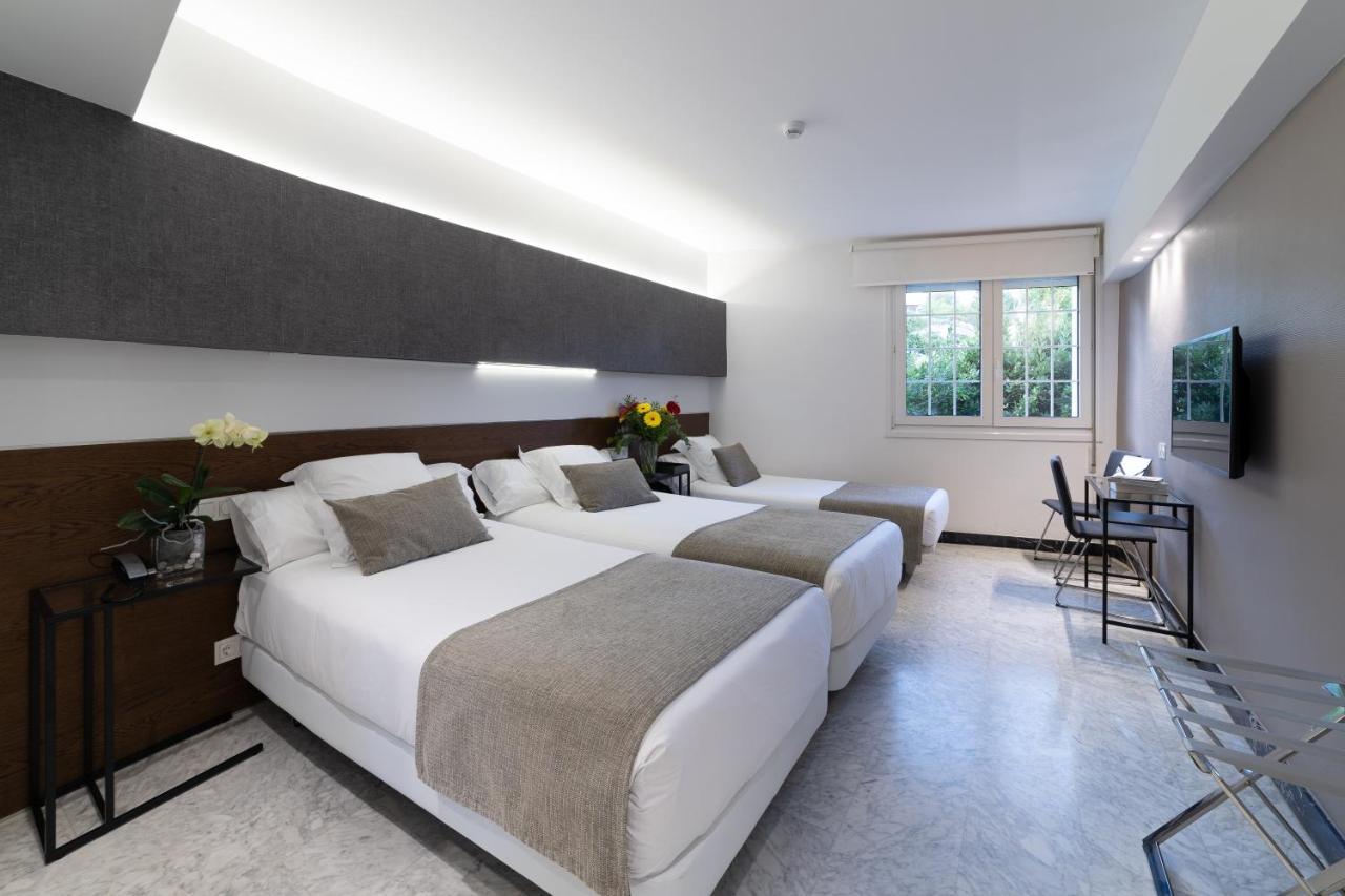 Hotel Avenida Сан Себастиан Екстериор снимка