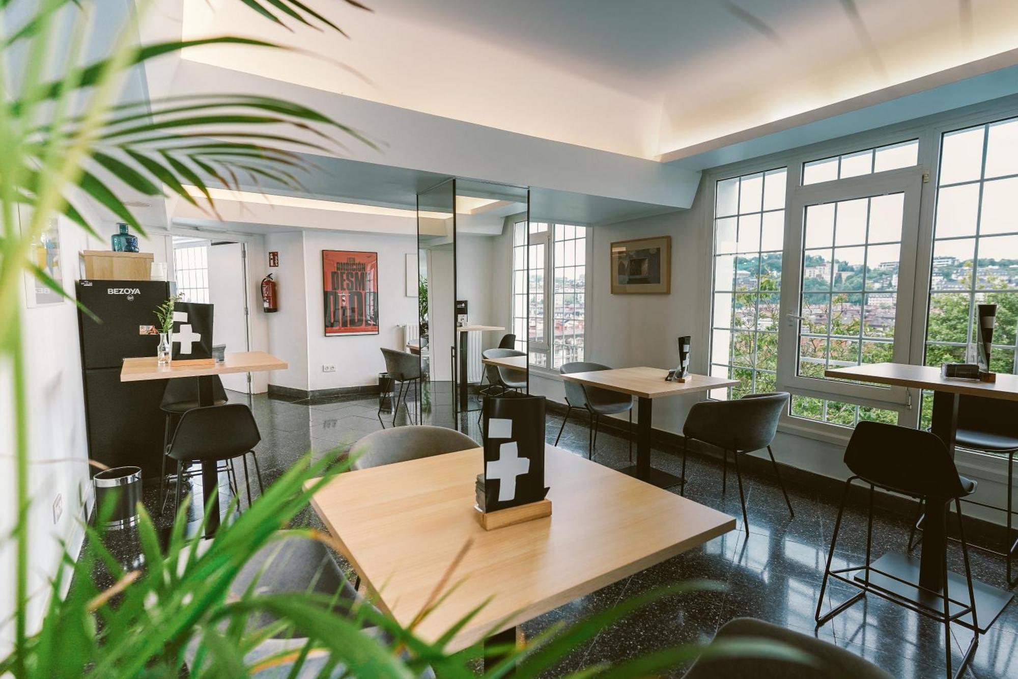 Hotel Avenida Сан Себастиан Екстериор снимка