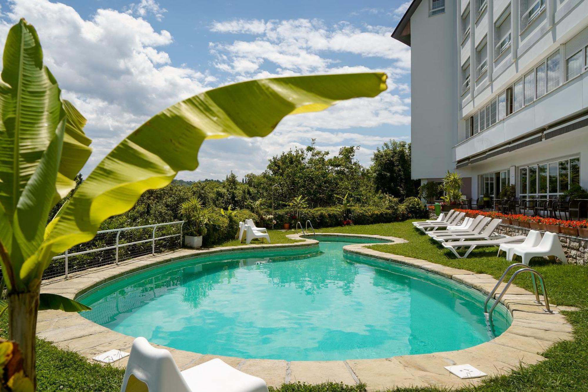 Hotel Avenida Сан Себастиан Екстериор снимка