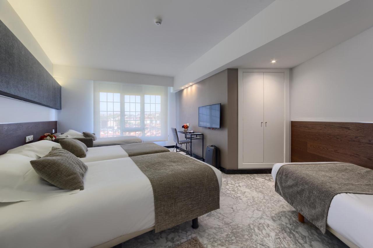 Hotel Avenida Сан Себастиан Екстериор снимка
