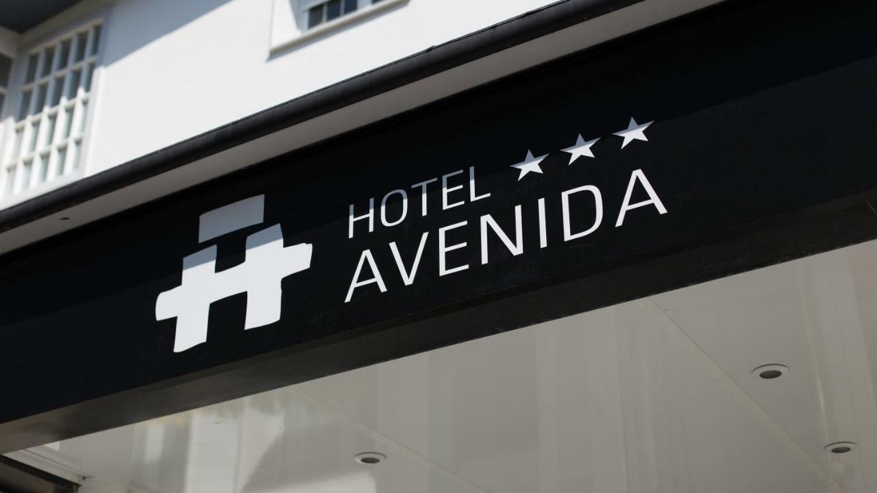 Hotel Avenida Сан Себастиан Екстериор снимка