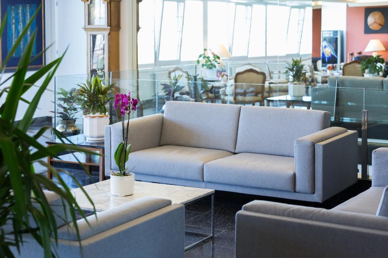 Hotel Avenida Сан Себастиан Екстериор снимка