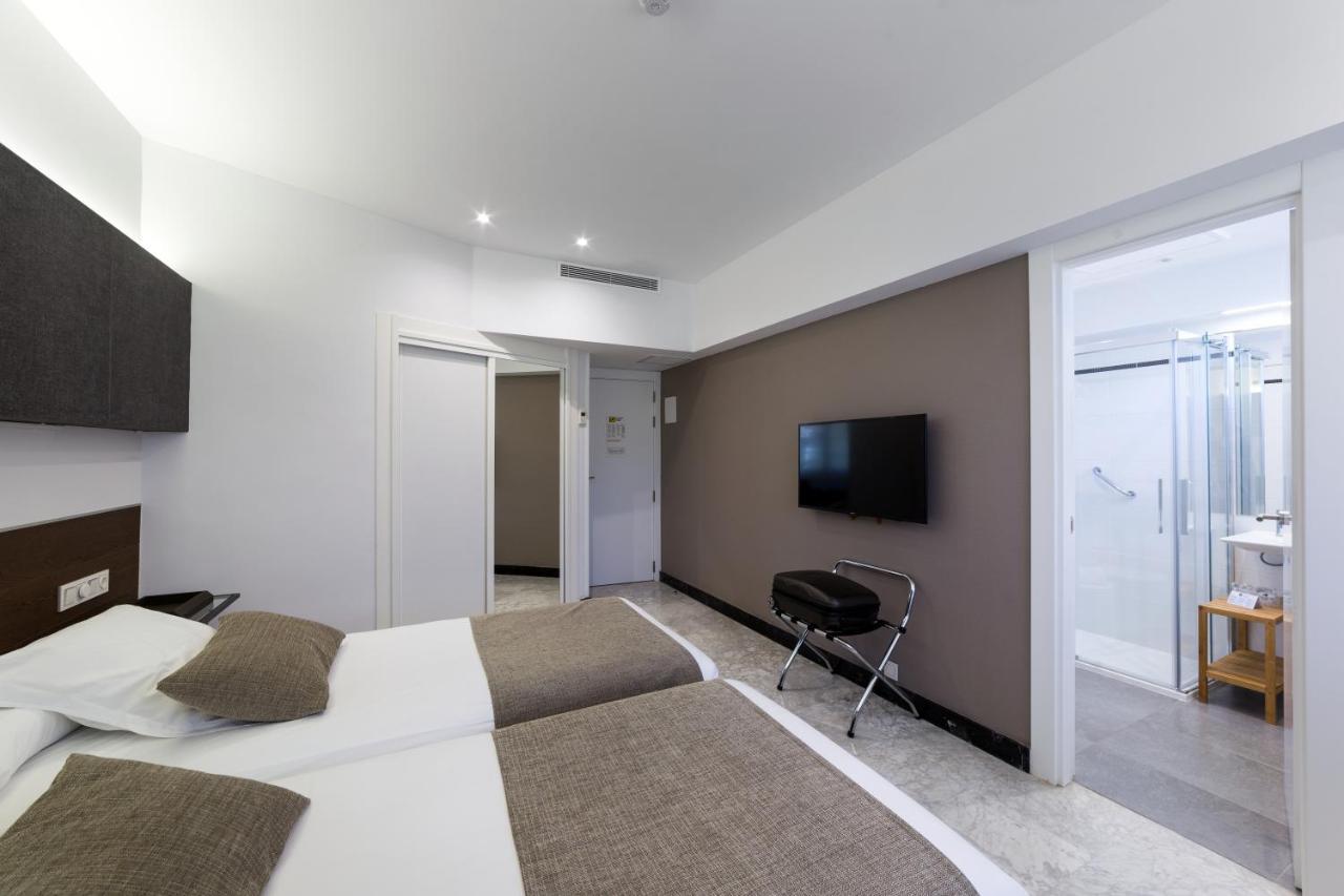 Hotel Avenida Сан Себастиан Екстериор снимка